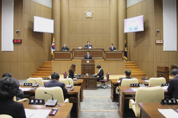 제184회 서울특별시 마포구의회 임시회 제2차 본회의 - 4