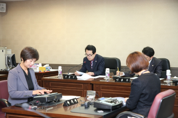 제211회 서울특별시 마포구의회 임시회 제1차 운영위원회 - 8