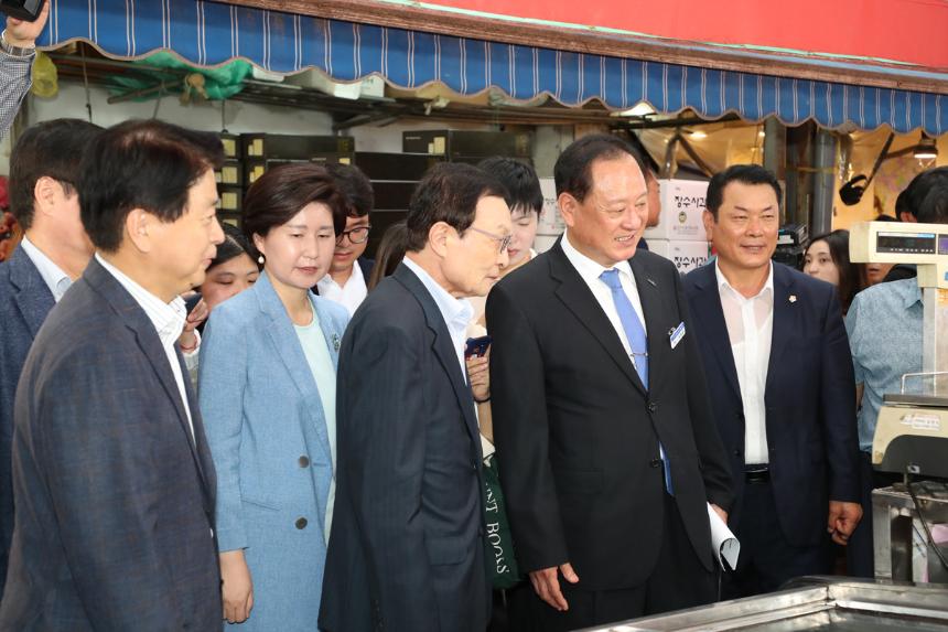이해찬 당대표 공덕시장 방문 - 2
