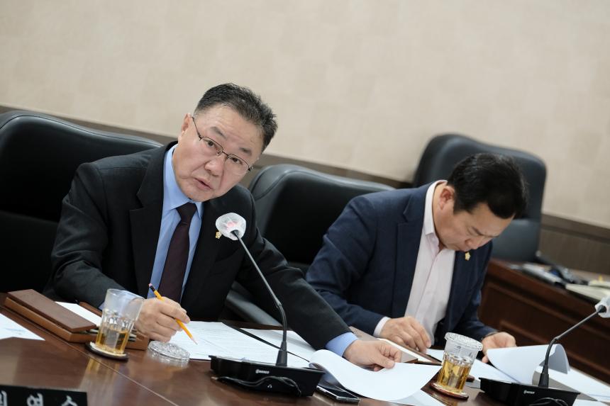행정건설위원회&lpar;제1차~2차&rpar; -제282회 마포구의회 임시회 - 1