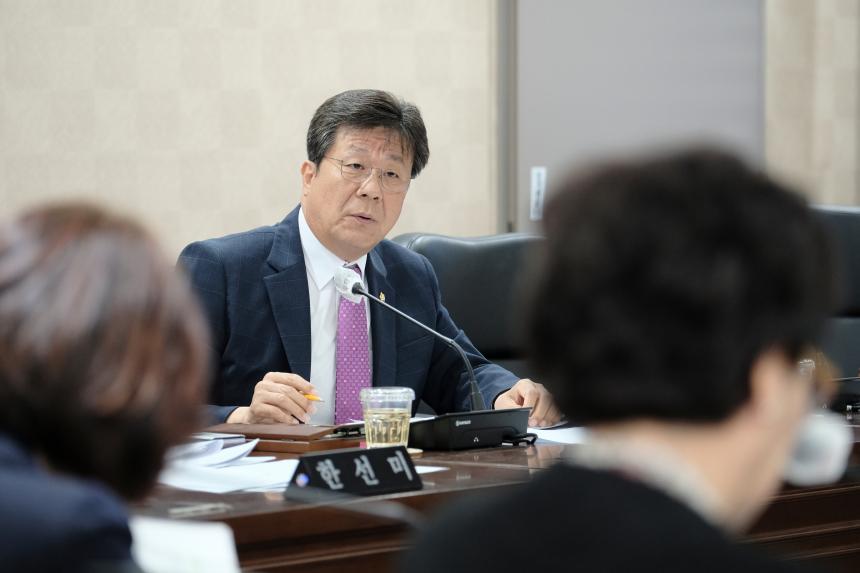 복지도시위원회&lpar;1차, 2차&rpar;-제283회 마포구의회 임시회 - 4