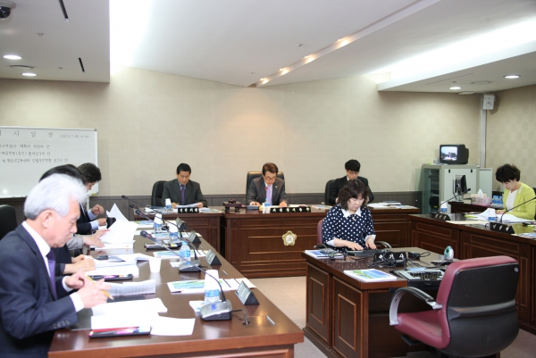 제196회 서울특별시 마포구의회 임시회 제1차 복지도시위원회 - 4