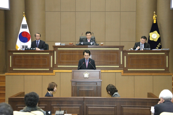 제210회 서울특별시 마포구의회 임시회 제2차 본회의 - 4