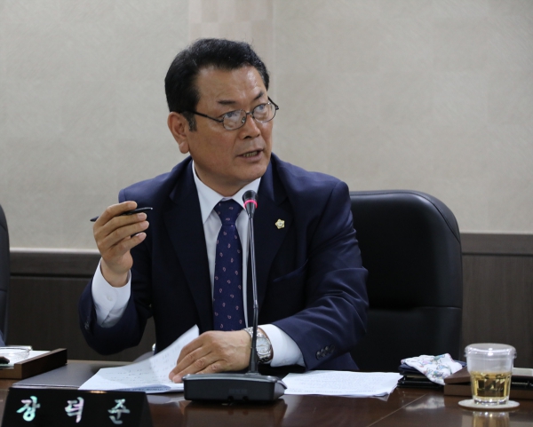   제8차 주민편익시설 건립 특별위원회 회의   - 4