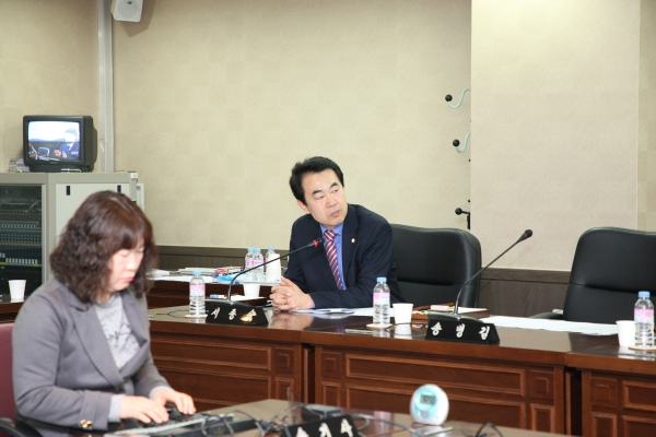 제211회 서울특별시 마포구의회 임시회 제1차 복지도시위원회 - 4