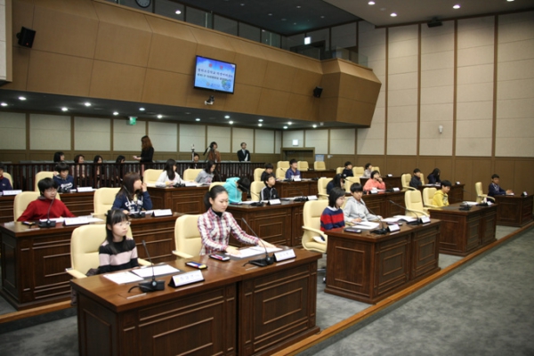 어린이 모의 의회 (염리초등학교)