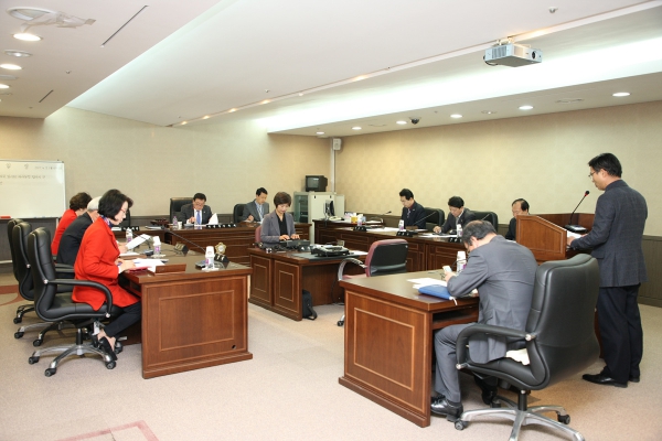 제211회 서울특별시 마포구의회 임시회 제1차 운영위원회 - 9
