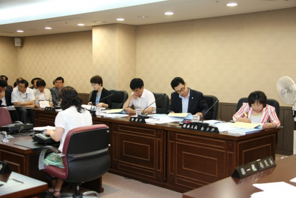 제170회 서울특별시 마포구의회 제1차 정례회 제1 ~ 3차 예산결산특별위원회 - 2