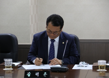   제8차 주민편익시설 건립 특별위원회 회의   5