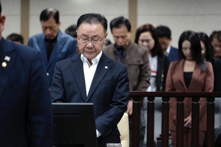 제1차 본회의-제279회 임시회 - 12