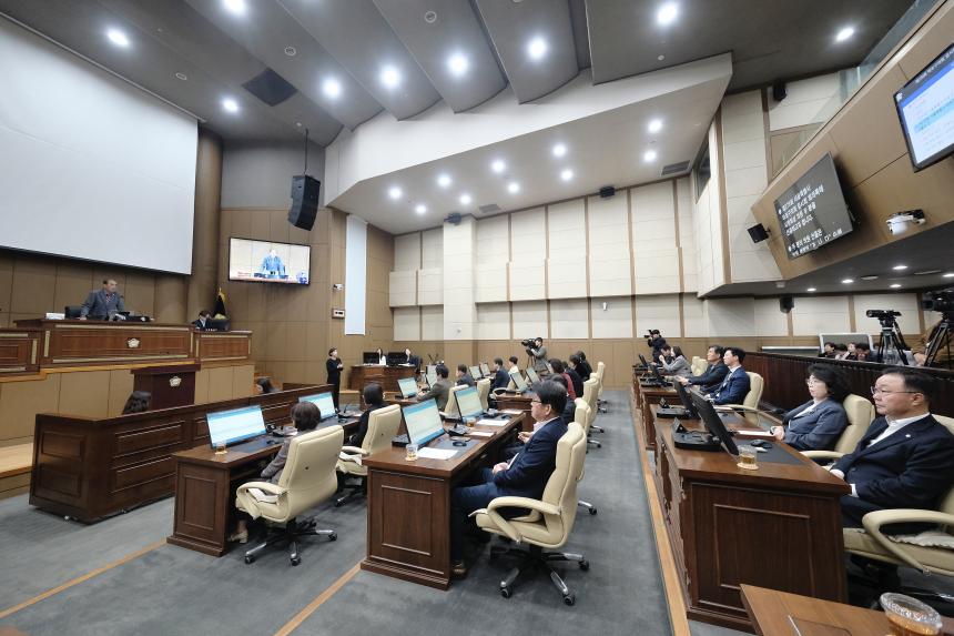 제1차 본회의-제279회 임시회 - 30