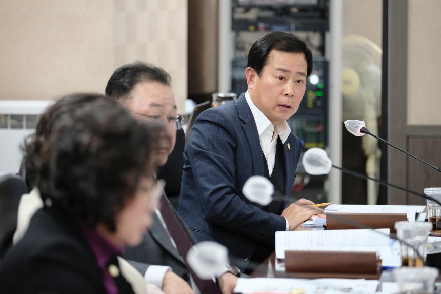 행정건설위원회-제281회 마포구의회 임시회 - 12