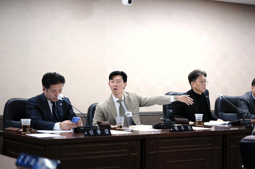 행정건설위원회-제281회 마포구의회 임시회 - 3