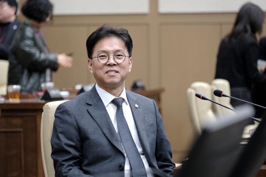 제3차 본회의-제282회 마포구의회 임시회 - 42