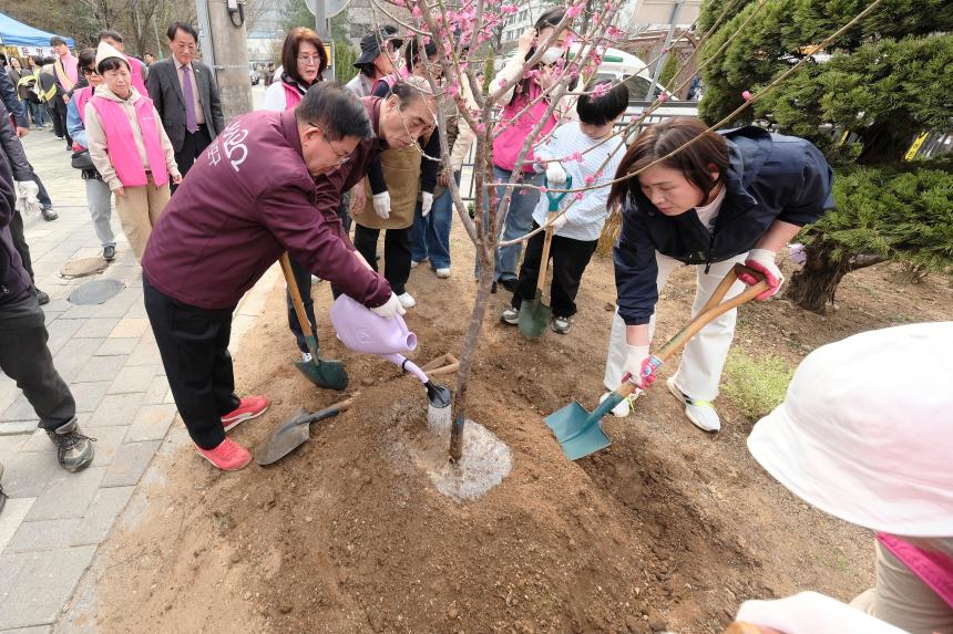 제81회 식목일 기념 릴레이 정원만들기 행사-샛터근린정원 - 15