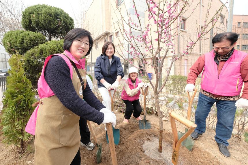 제81회 식목일 기념 릴레이 정원만들기 행사-샛터근린정원 - 16