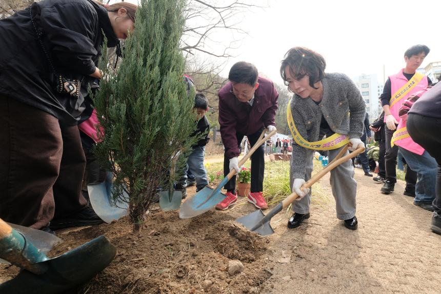 제81회 식목일 기념 릴레이 정원만들기 행사-샛터근린정원 - 19