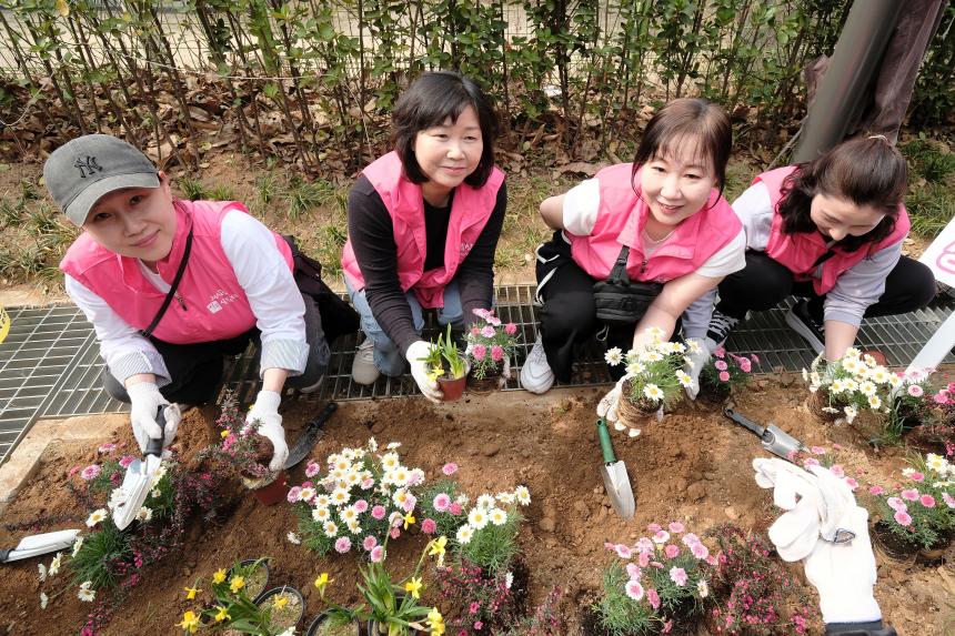 제81회 식목일 기념 릴레이 정원만들기 행사-샛터근린정원 - 22