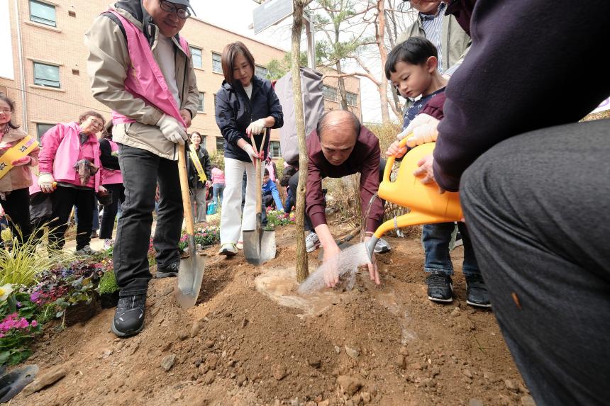 제81회 식목일 기념 릴레이 정원만들기 행사-샛터근린정원 - 25