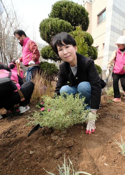 제81회 식목일 기념 릴레이 정원만들기 행사-샛터근린정원 - 28