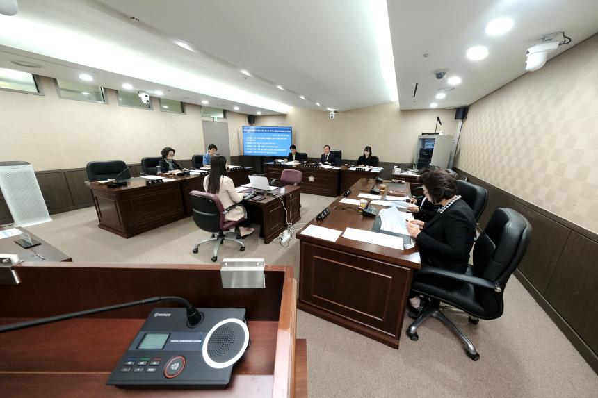 의회운영위원회&lpar;제1차&rpar;-제283회 마포구의회 임시회 - 13