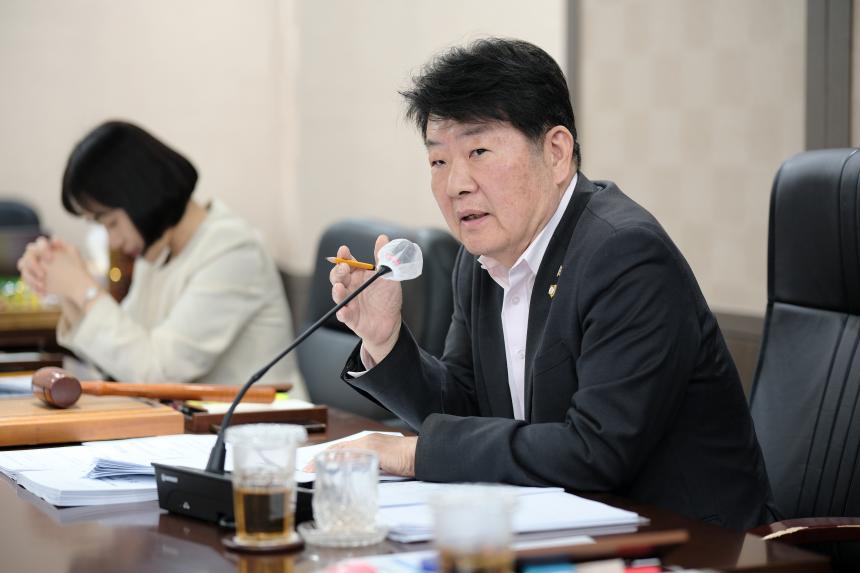 행정건설위원회&lpar;1차, 2차&rpar;-제283회 마포구의회 임시회 - 17