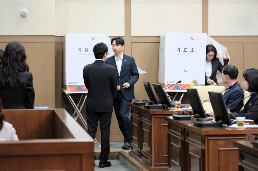 제10대 마포구의회 의장 및 부의장 선거 - 10