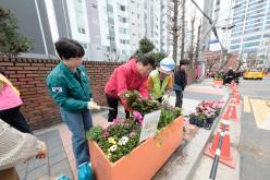 제81회 식목일 기념 릴레이 정원만들기 행사-도화꽃길3 11