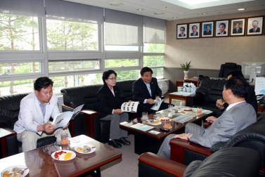 부산시 연제구의회 의원방문단 접견 4
